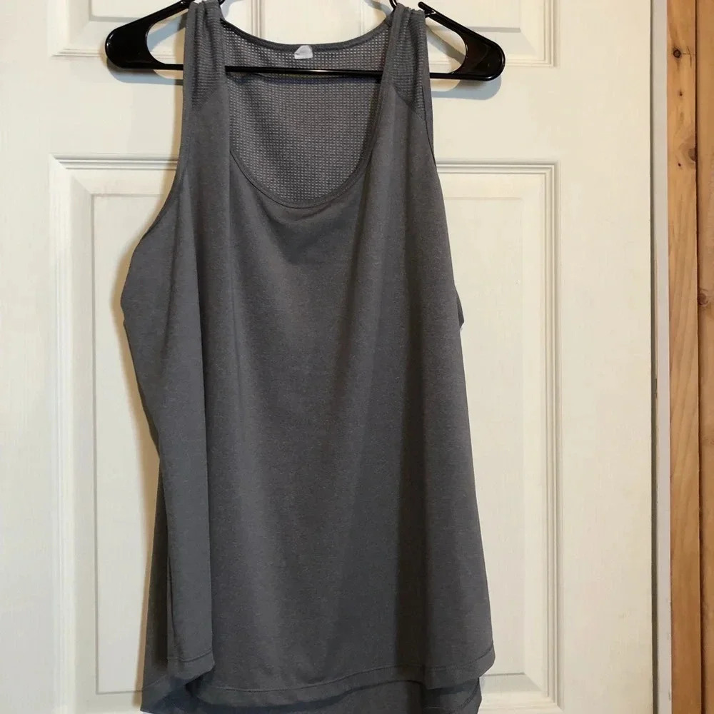 Fila Women’s 1X Tank Top for Workout Yoga or Pilates Grey EUC Sleeveless